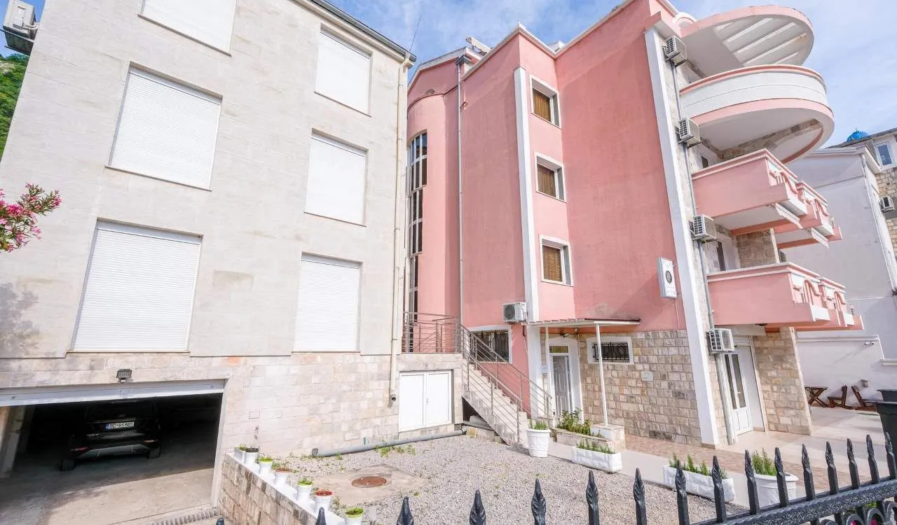 Prodaja, ugostiteljski objekat, 1256m², Podkošljun, Budva