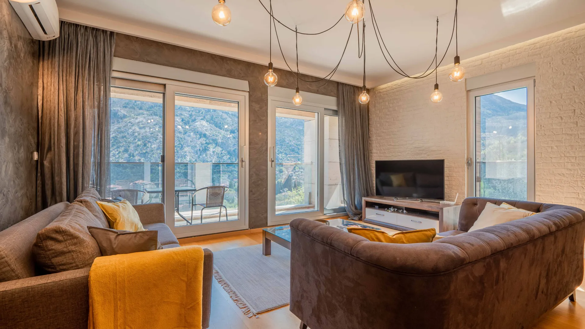 Prodaja, trosoban stan, 132m², Škaljari, Kotor