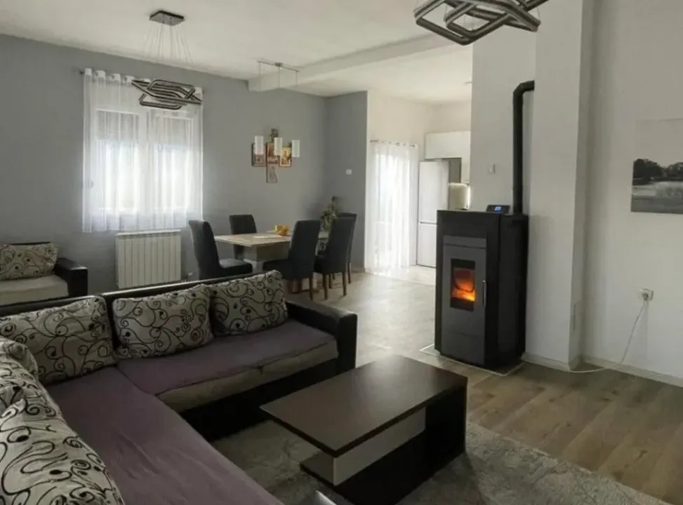 Prodaja, kuća, 160m², Danilovgrad, Crna Gora