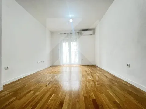 Rent, one bedroom apartment, 40m², Tuški Put, Podgorica - image 2