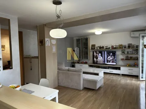 Prodaja, četvorosoban stan, 94m², Novo naselje, Novi Sad - image 2
