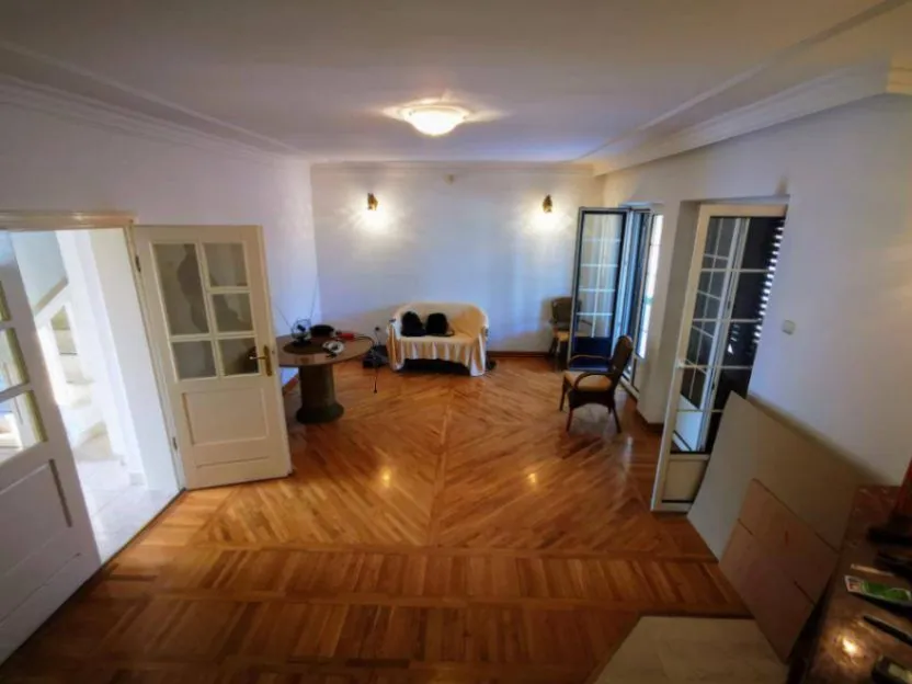 Prodaja, kuća, 320m², Tološi, Podgorica