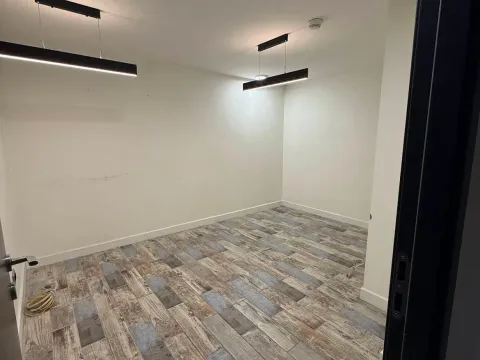 Rent, office space, 740m², Zeta, Podgorica - image 13