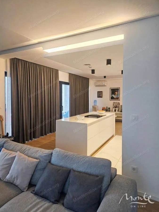 Sale, three bedroom apartment, 262m², Centar, Budva