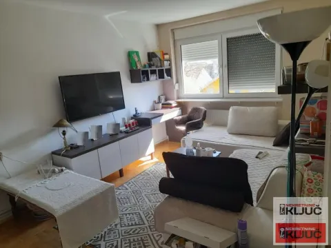 Prodaja, trosoban stan, 63m², Grbavica, Novi Sad Sve Podlokacije