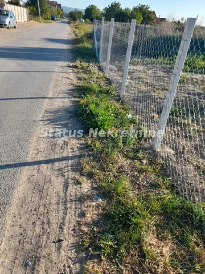 Izdavanje, plac, 880m², Veternik, Novi Sad Sve Podlokacije