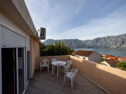 Prodaja, kuća, 175m², Prčanj, Kotor - image 11