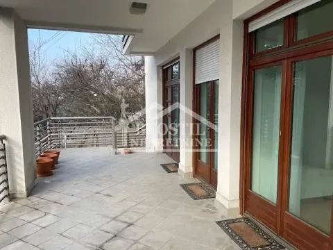 Izdavanje, kuća, 450m², Savski Venac, Beograd - image 5