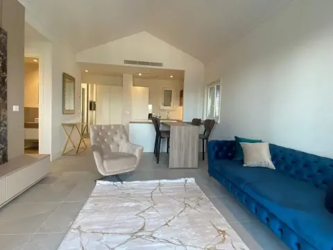 Rent, apartment, 80m², Tivat, Crna Gora