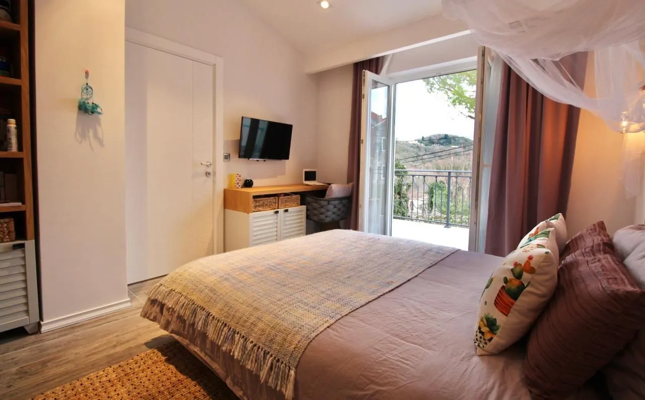 Prodaja, kuća, 131m², Radovići, Tivat