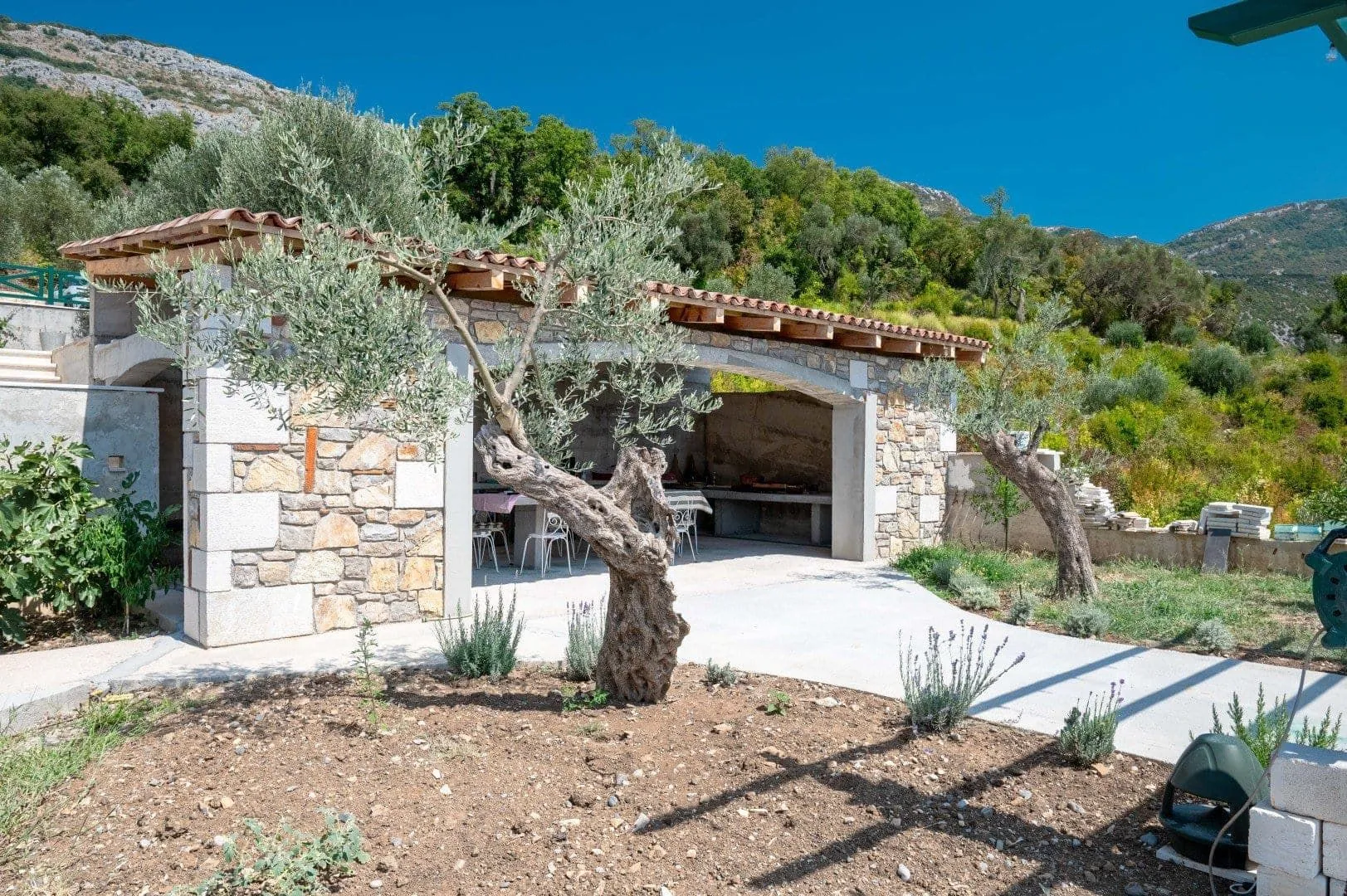 Sale, house, 500m², Buljarica, Budva