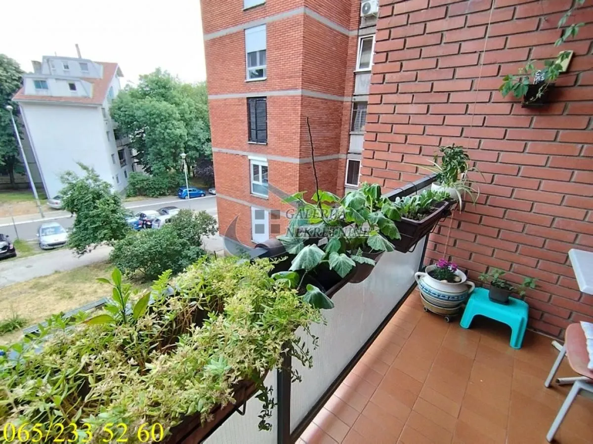 Prodaja, trosoban stan, 95m², Labudovo Brdo, Beograd