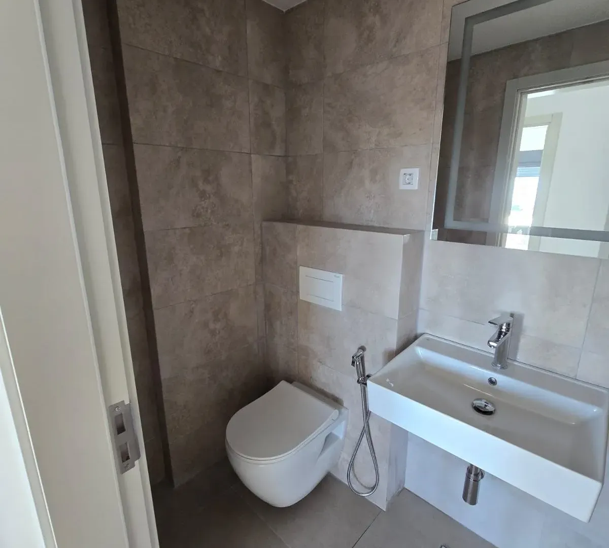 Sale, two bedroom apartment, 69m², Šušanj, Bar