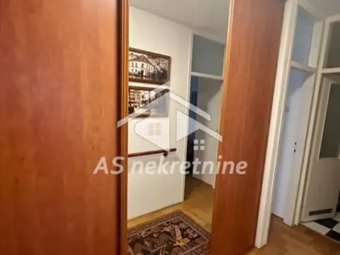 Izdavanje, četvorosoban stan, 117m², Kalenić Pijaca, Vračar Sve Podlokacije - image 8