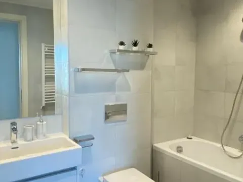 Izdavanje, trosoban stan, 90m², Savski Venac, Beograd - image 13