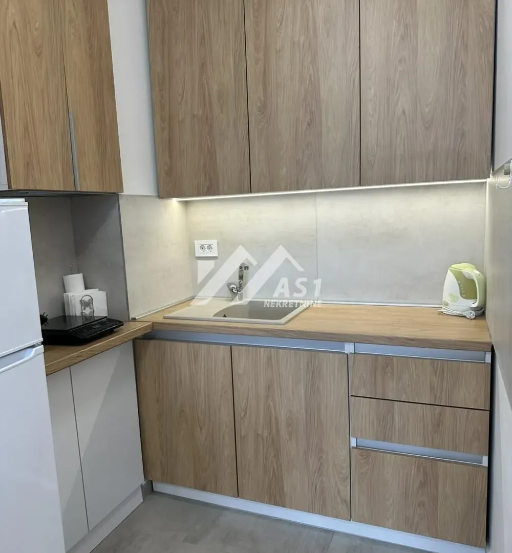 Izdavanje, jednosoban stan, 40m², Novo naselje, Novi Sad