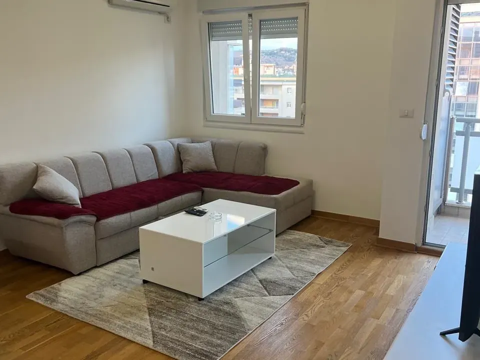 Izdavanje, jednosoban stan, 43m², City Kvart, Podgorica