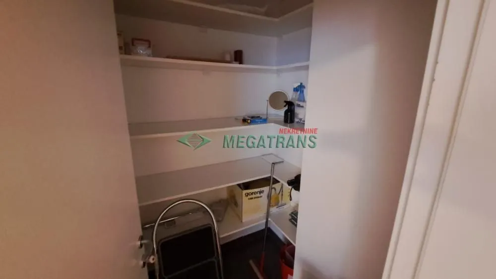 Izdavanje, dvosoban stan, 56m², Stari Merkator, Novi Beograd Sve Podlokacije