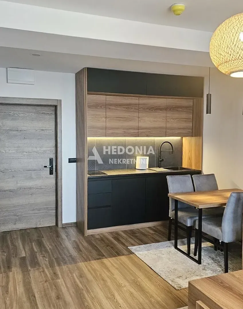 Prodaja, dvosoban stan, 46m², Kraljevi Čardaci, Kopaonik
