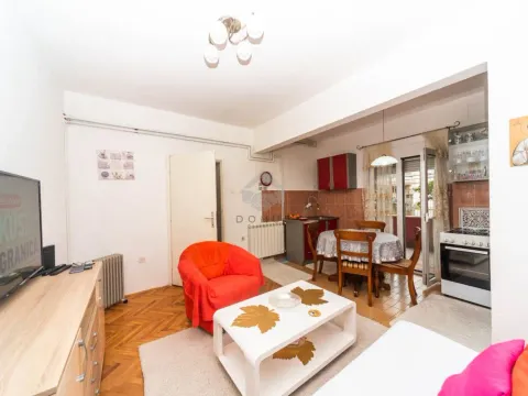 Prodaja, dvosoban stan, 150m², Stari Aerodrom, Podgorica - image 12