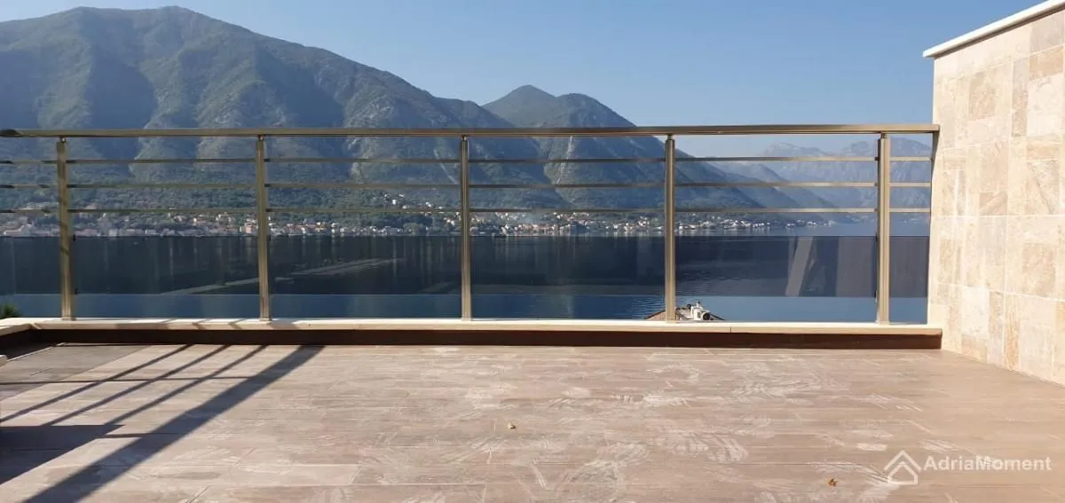 Prodaja, četvorosoban stan, 171m², Dobrota, Kotor