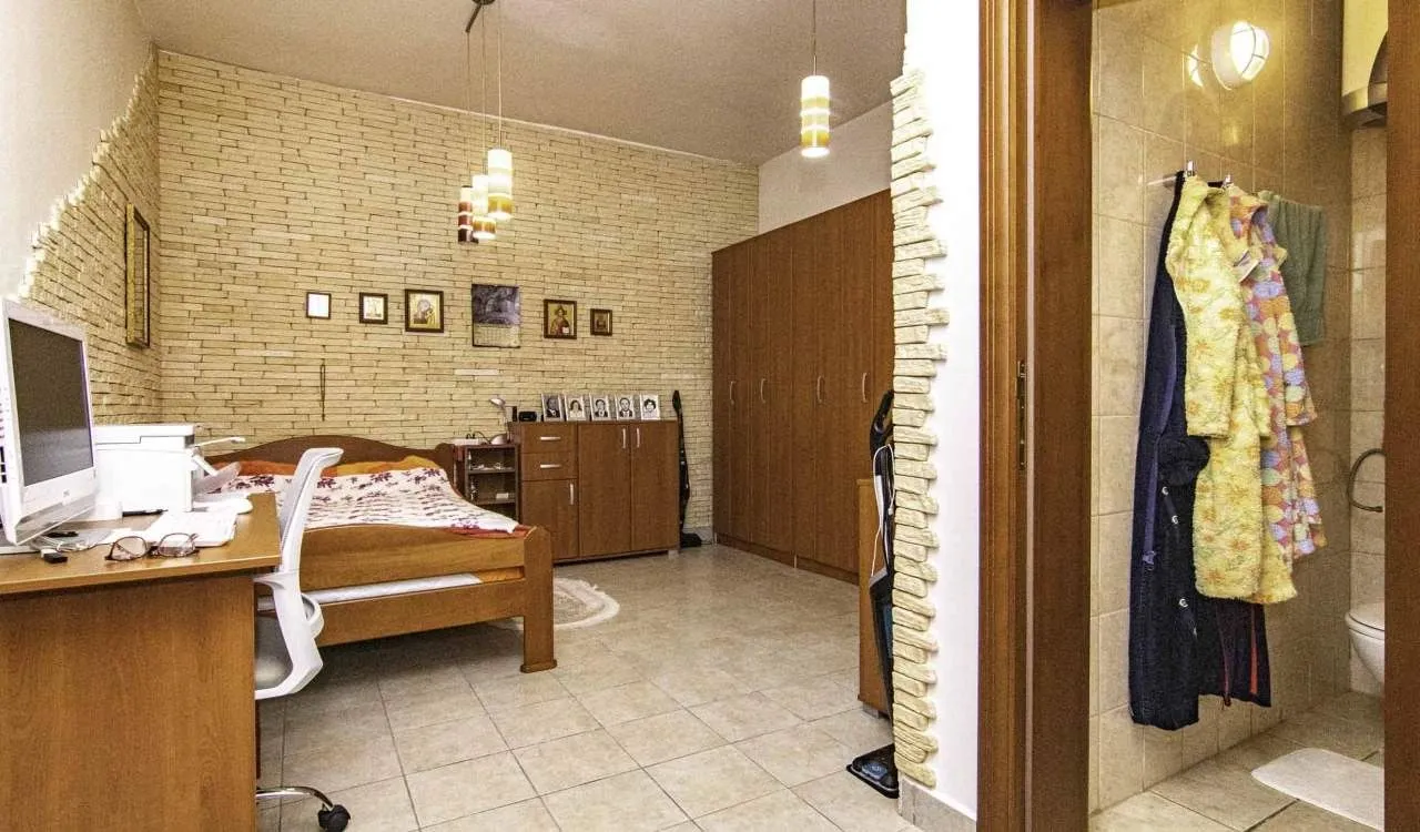 Prodaja, kuća, 400m², Danilovgrad, Crna Gora