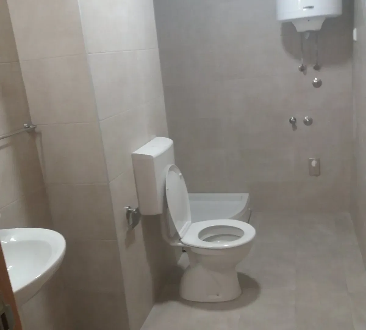 Izdavanje, jednosoban stan, 56m², Stari Aerodrom, Podgorica