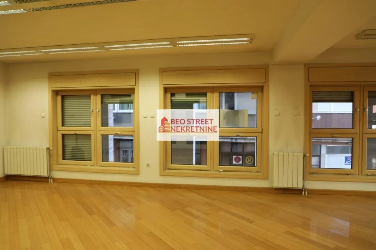 Izdavanje, poslovni prostor, 195m², Stari Grad, Beograd