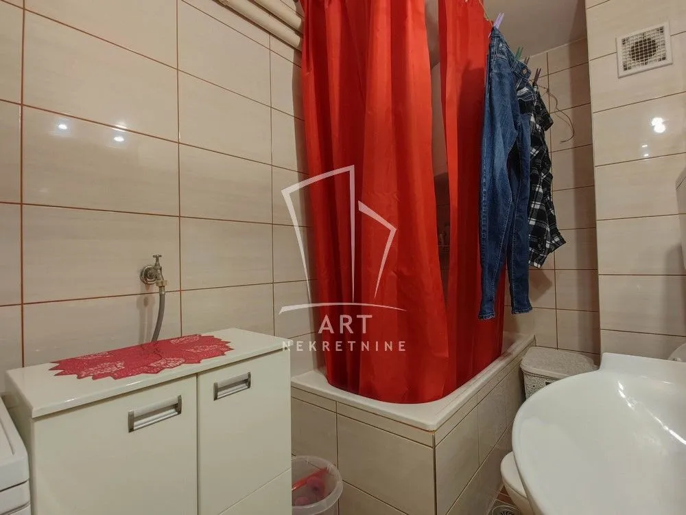 Prodaja, četvorosoban stan, 78m², Banovo Brdo, Beograd