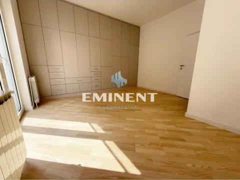 Izdavanje, trosoban stan, 130m², Stari Grad, Beograd - image 8