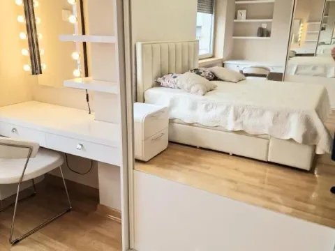 Izdavanje, trosoban stan, 105m², Centar, Novi Sad - image 14