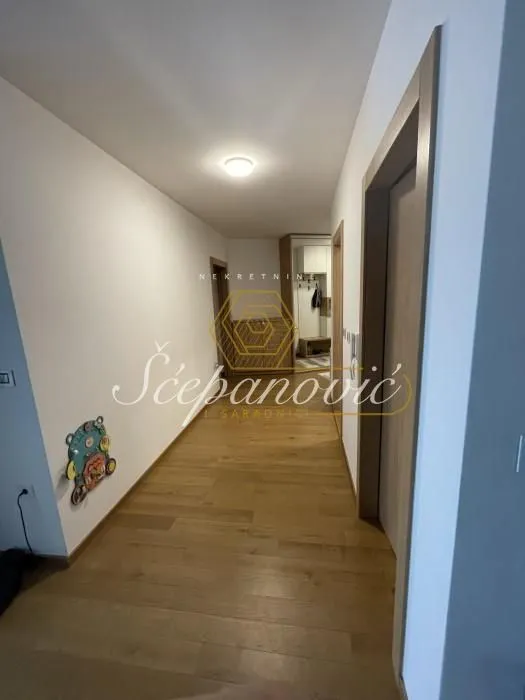 Prodaja, četvorosoban stan, 111m², Bulevar Evrope, Novi Sad Sve Podlokacije