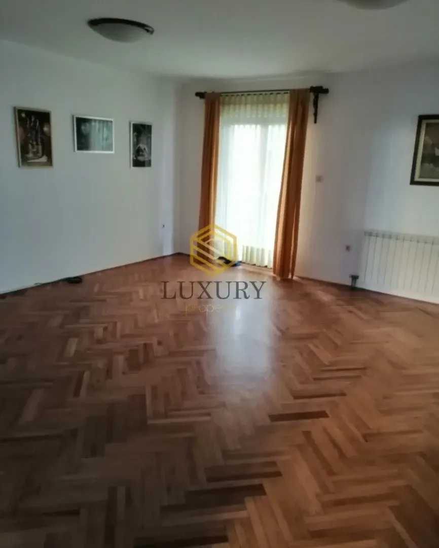 Rent, house, 300m², City Kvart, Podgorica