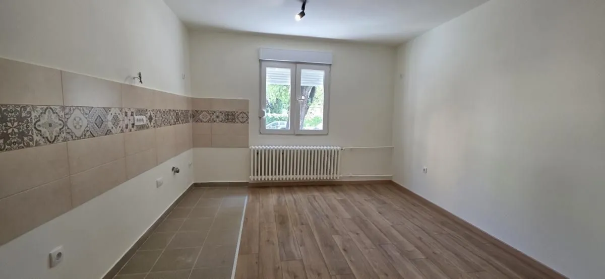 Prodaja, jednosoban stan, 37m², Banatić, Novi Sad Sve Podlokacije