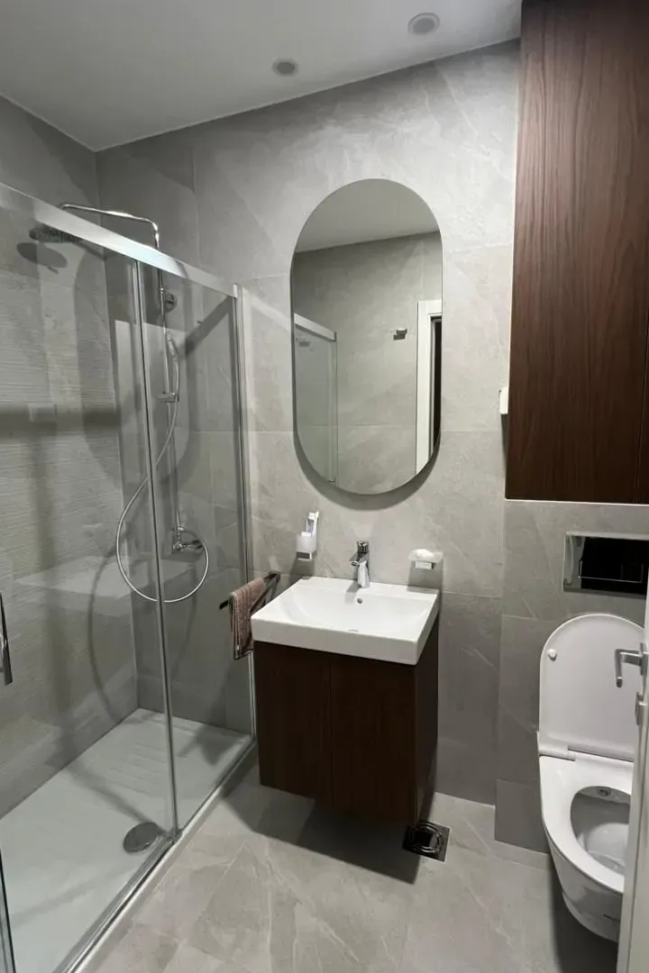 Izdavanje, jednosoban stan, 43m², Central Point, Podgorica