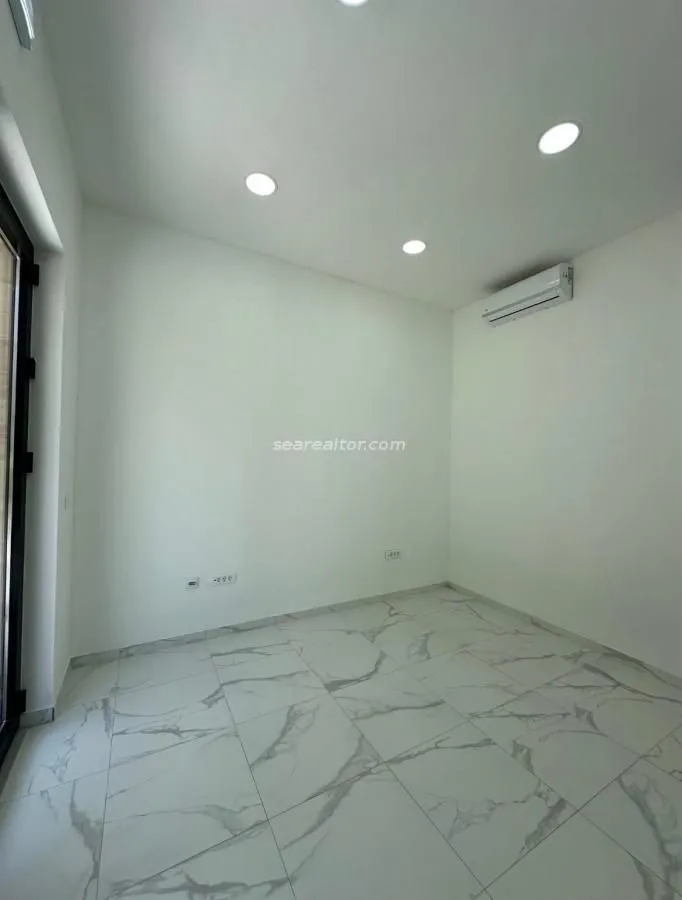 Rent, office space, 50m², Seljanovo, Tivat