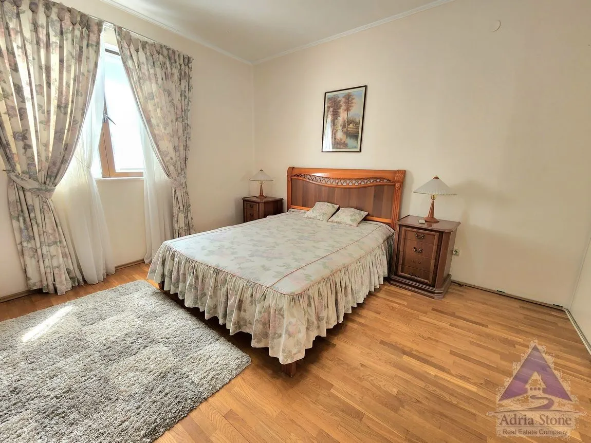 Prodaja, kuća, 1500m², Škaljari, Kotor