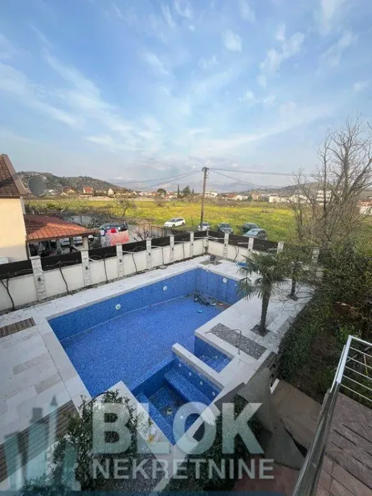 Izdavanje, kuća, 300m², Donja Gorica, Podgorica