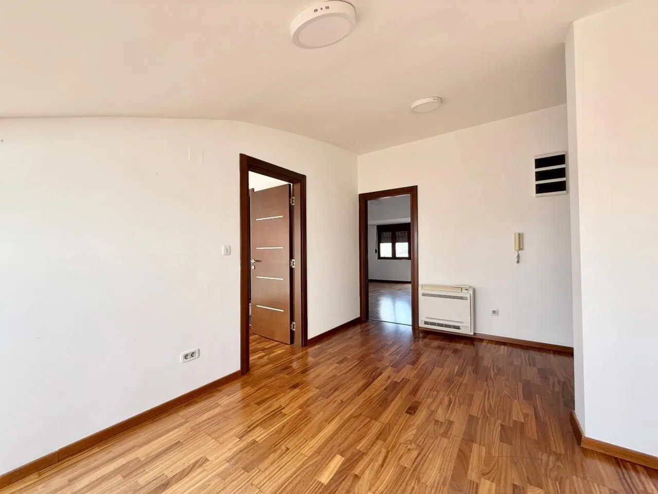 Sale, four bedroom apartment, 220m², Preko Morače, Podgorica