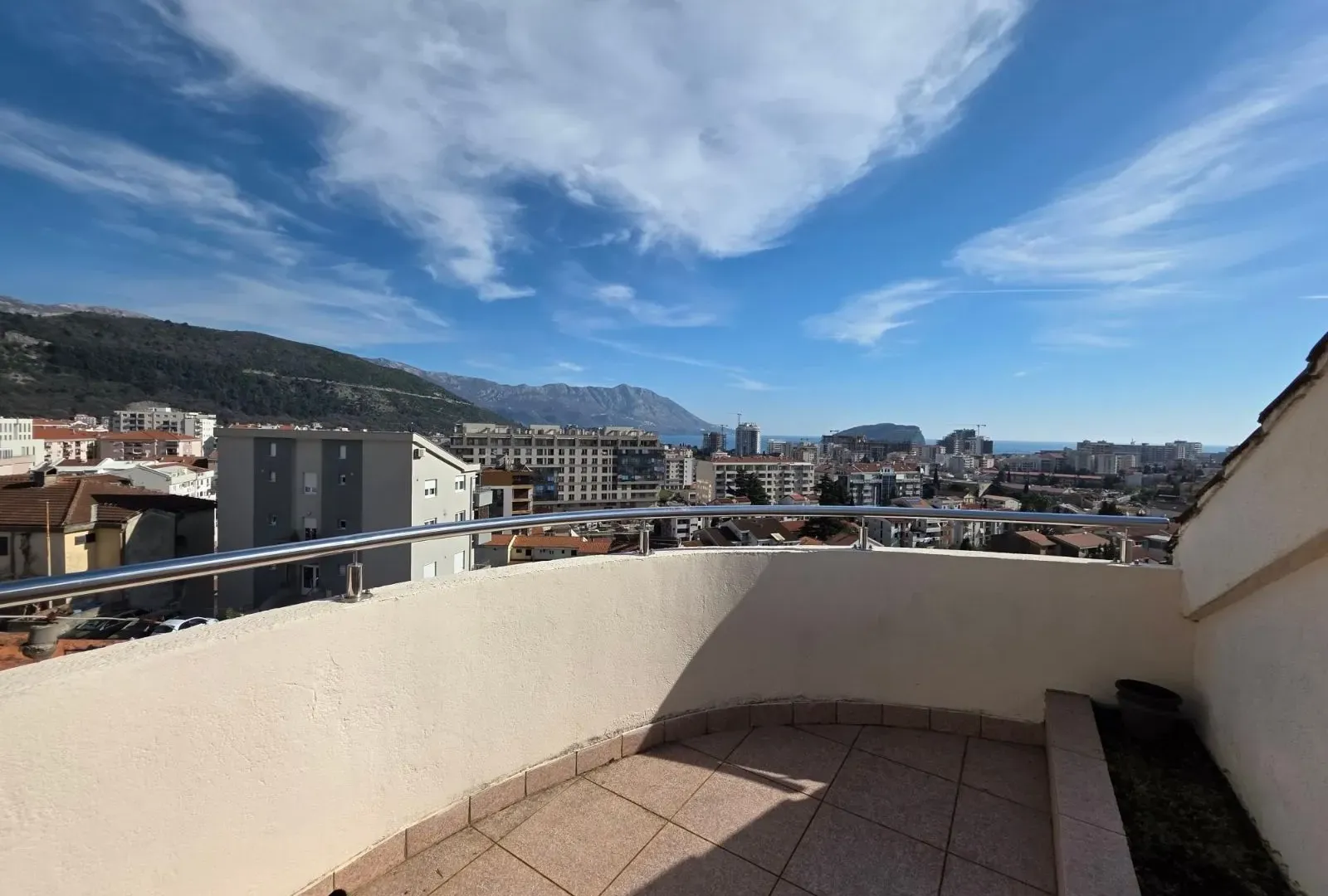 Prodaja, dvosoban stan, 120m², Budva, Crna Gora