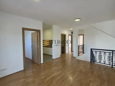 Prodaja, trosoban stan, 80m², Mišeluk, Petrovaradin - image 4