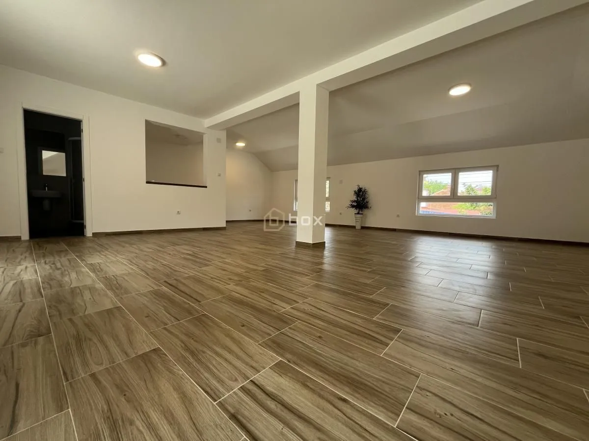 Rent, office space, 70m², Medijana, Niš