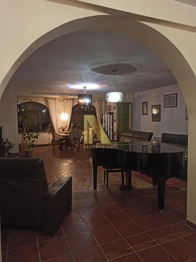 Sale, house, 322m², Ledinci, Petrovaradin