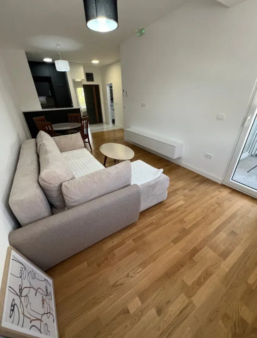 Izdavanje, jednosoban stan, 50m², Centar, Bar