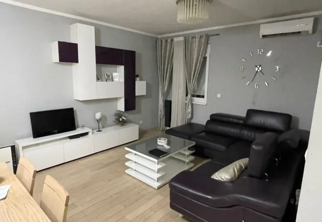 Izdavanje, dvosoban stan, 65m², Zagorič, Podgorica