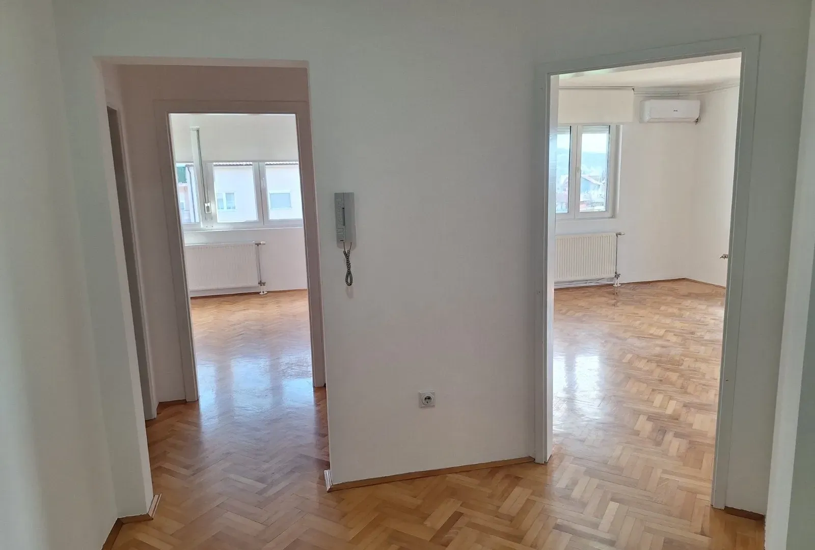 Izdavanje, dvosoban stan, 61m², Aqua park, Jagodina