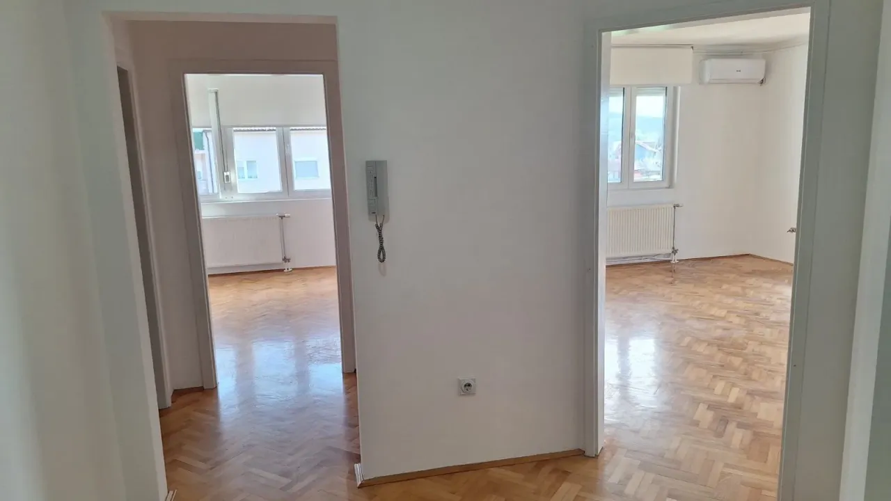 Izdavanje, dvosoban stan, 61m², Aqua park, Jagodina