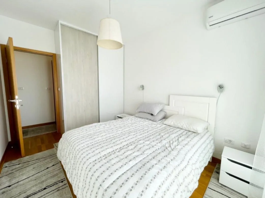 Izdavanje, dvosoban stan, 64m², City Kvart, Podgorica