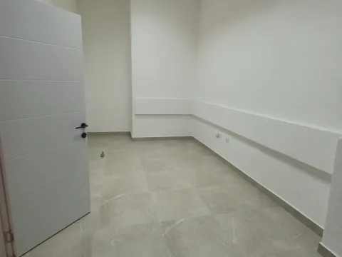 Rent, office space, 50m², Gintaš, Podgorica - image 12