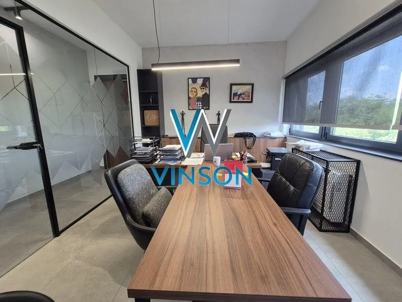 Rent, office space, 230m², Železnička Stanica, Novi Sad Sve Podlokacije